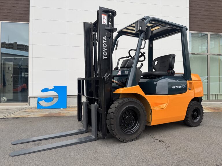 トヨタ 2.5t フォークリフト ①