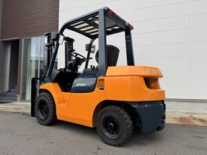 トヨタ 2.5t フォークリフト ②