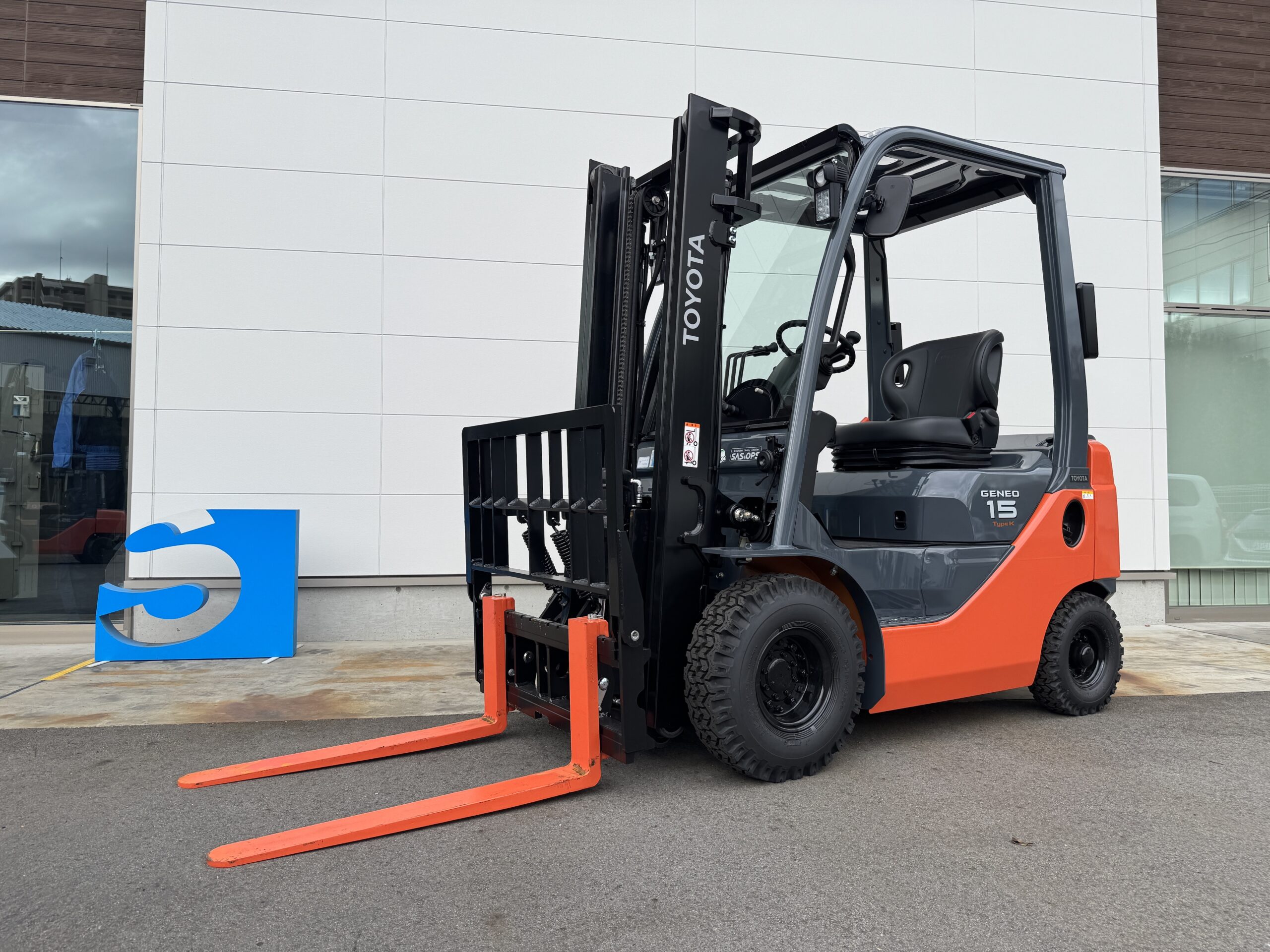 「ほぼ新車！2025年 トヨタ製 ディーゼル ヒンジ付」を詳しく見る