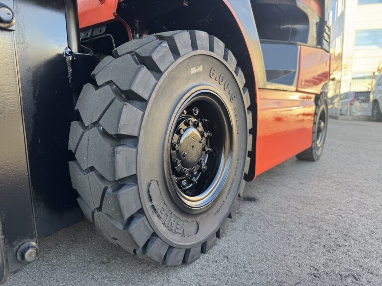 トヨタ 7FBL15 新品フロントタイヤ