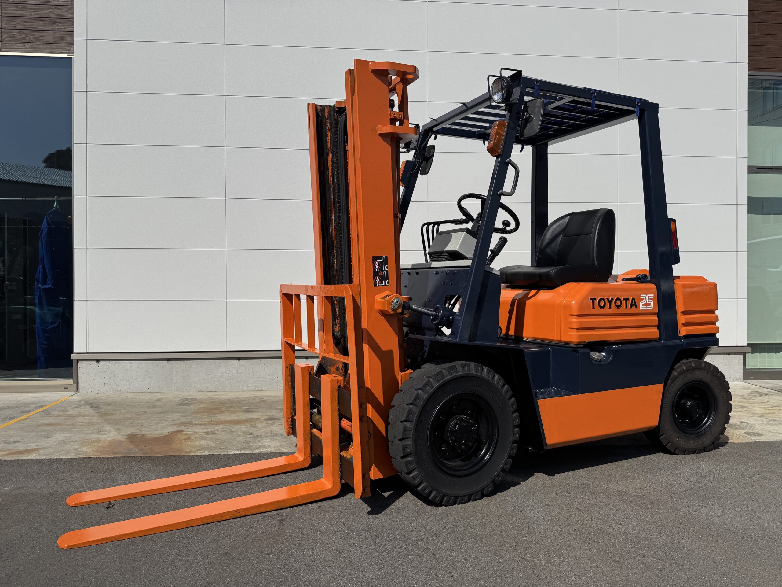 「【整備済み】トヨタ2.5tガソリン 5FGL25｜フォークシフト付」を詳しく見る